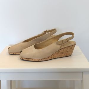 Vintage Magli Tomaia Pelle cream suede cork wedges | 6.5-7
